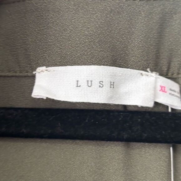 Lush Olive Green Sheer Crepe Blouse Size XL NWT - Picture 2 of 5